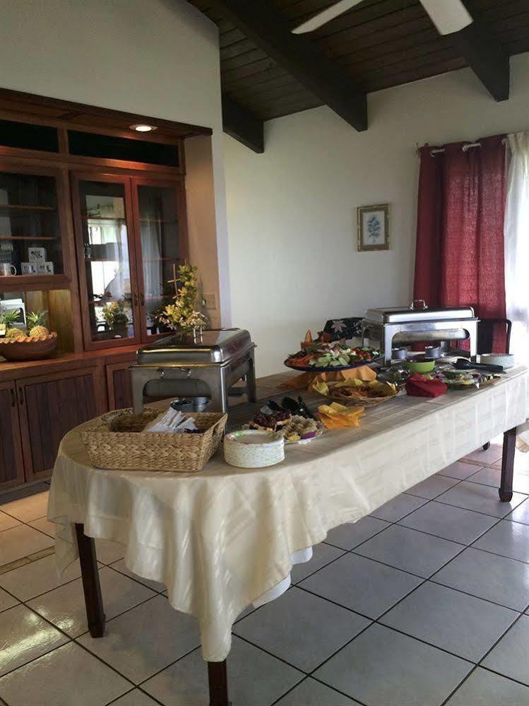 House Of Fountains Acomodação com café da manhã Lahaina Exterior foto